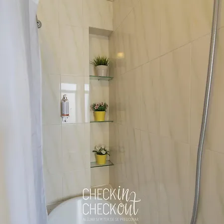 Checkincheckout Village Sintra